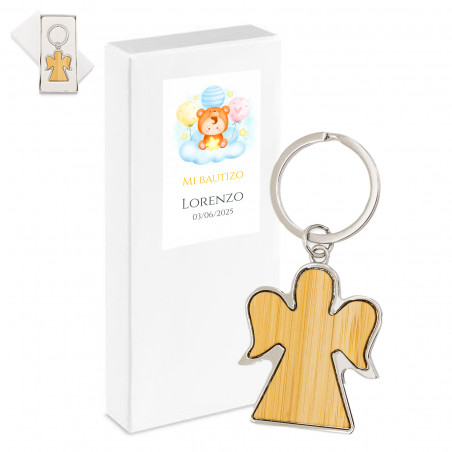 Chaveiro anjo da guarda de madeira em caixa com adesivo personalizado para detalhes