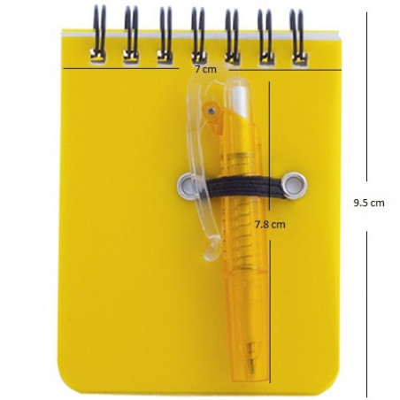 Caderno com caneta personalizada com adesivo do Mickey e amigos para aniversário