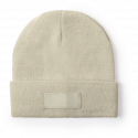 Cachecol e gorro em bege para presentear uma mulher no Natal