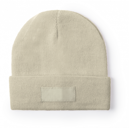 Cachecol e gorro em bege para presentear uma mulher no Natal