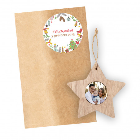 Adorno de natal com foto em forma de estrela de madeira em envelope kraft com adesivo personalizado