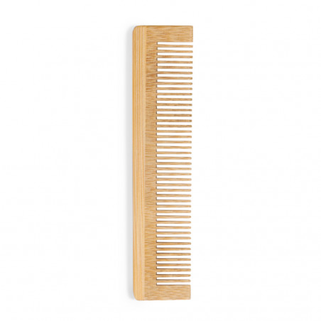 Detalhe de pente plano de bambu para dar de presente