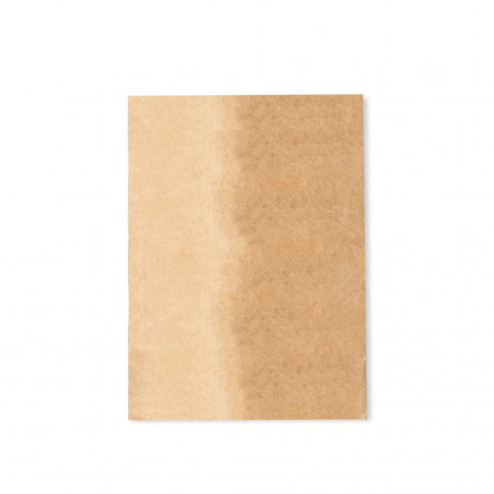 Alfombrinha porta-retratos amarela em envelope de papel kraft personalizado com adesivo de bebê para detalhes de batizados