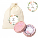 Pulseira rosa de contas com pompom em bolsa de algodão e adesivo personalizado para casamentos
