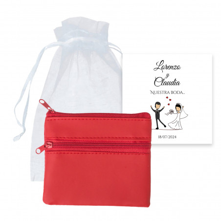 Carteira vermelha com cartão personalizado em bolsa de organza para casamentos