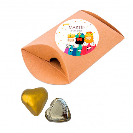 Bombons recheados com creme em envelope kraft com adesivo dos Reis Magos personalizável para lembranças