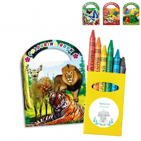 Livro para colorir com adesivos e caixa de giz de cera personalizada para batismo