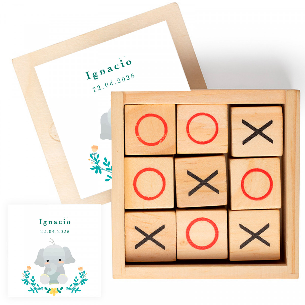 Três em linha em caixa de madeira com adesivo 5x5 cm design de elefante para detalhes de batizado