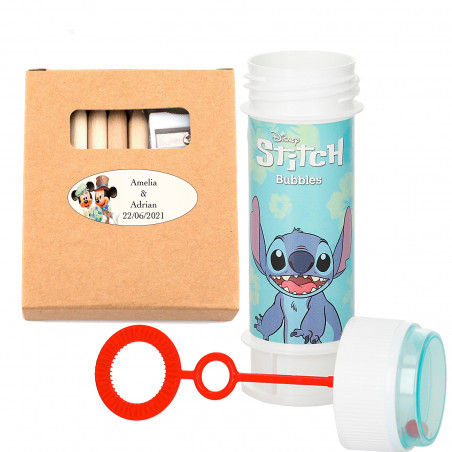 Lápis de cor com folhas para colorir em caixa personalizada e bolha de sabão do Stitch para detalhes de casamento