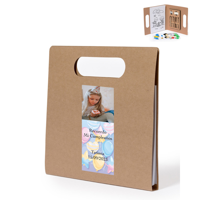 Livro para colorir com lápis, apontador e borracha em pasta personalizada
