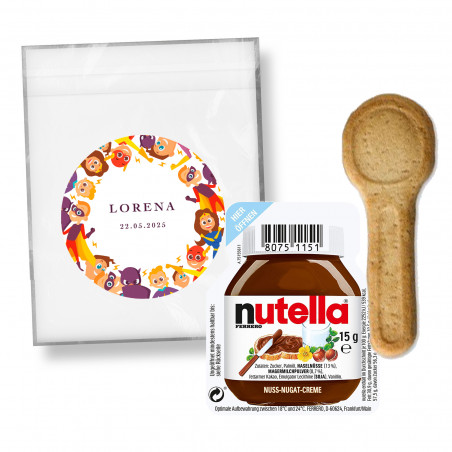 Nutella individual com colher de biscoito em bolsa personalizada com adesivo de super-heróis para detalhes