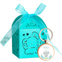 Chaveiro de madeira com adesivo design de elefante apresentado em elegante caixa para detalhes de batizados