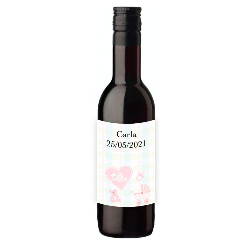Vinho tinto com adesivo personalizado para detalhes de batismo