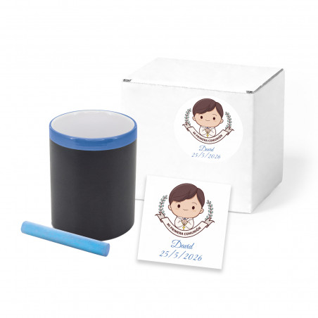 Caneta com quadro negro e giz azul com cartão de comunhão e caixa com adesivo