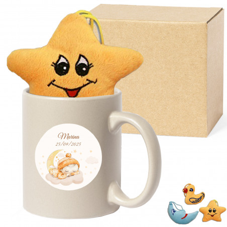 Taza personalizada para batizado com pelúcia e adesivo com impressão
