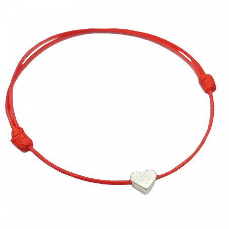 Pulseira de cordão com coração e bombons em bolsa com adesivo personalizado para presentear