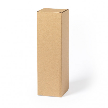 Vinho tinto com caixa de papel kraft e adesivo personalizado para casamentos