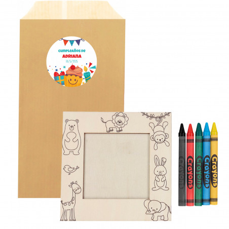 Porta-retratos de madeira com design de animais e lápis de cor em envelope kraft personalizável para detalhes originais