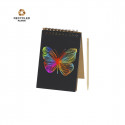 Caderno mágico com adesivo personalizável para detalhes infantis