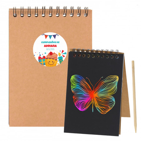 Caderno mágico com adesivo personalizável para detalhes infantis