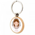 Chaveiro de madeira com adesivo de comunhão menina em bolsa kraft rosa personalizada para lembrancinhas de primeira comunhão