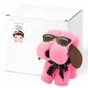 Toalha rosa em forma de cachorro em caixa personalizada com adesivo de batizado de menina