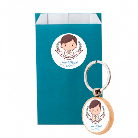 Chaveiro de madeira com adesivo comunhão menina em bolsa kraft rosa personalizada para lembranças primeira comunhão menino