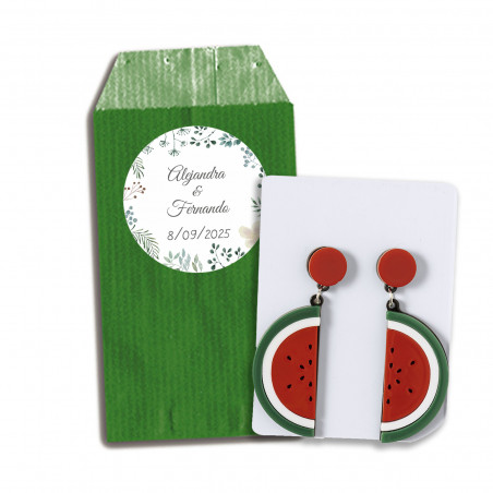 Brincos com design de melancias em sacola com adesivo personalizado para detalhes das convidadas