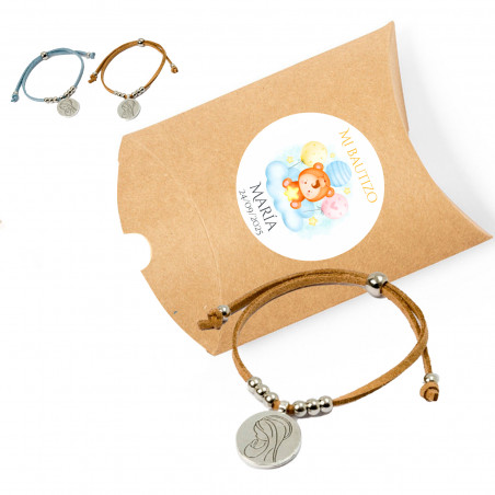 Pulseira medalha virgem maria em estojo kraft com adesivo de batismo para detalhes convidados