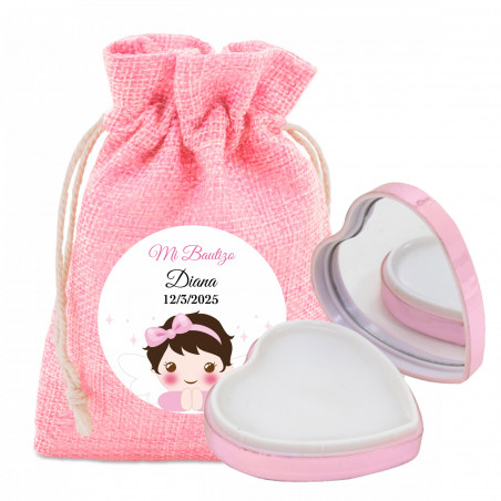 Bálsamo labial com formato de coração em bolsa rosa personalizada com batizado de menina