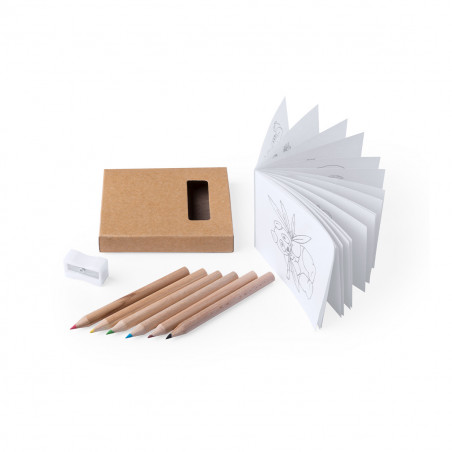 Lápis de cor com folhas para colorir em uma caixa com adesivo personalizado para aniversários infantis