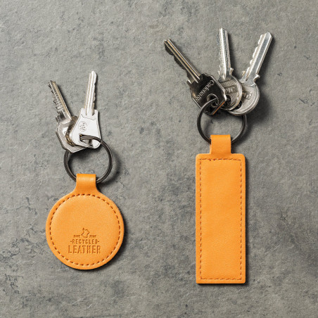 Chaveiro de couro com adesivo personalizado de comunhão