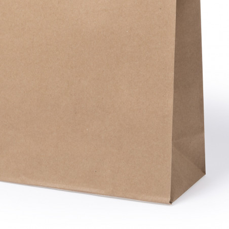 Mochila de presente com garrafinha de água em bolsa de kraft personalizada