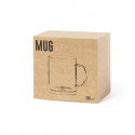 Caneca de vidro com alça com adesivo para detalhe de casamentos
