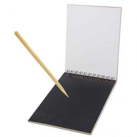 Caderno raspado para desenhar multicolorido apresentado para a comunhão com adesivo infantil