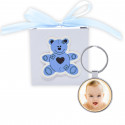 Chaveiro metálico com foto personalizável em caixa azul decorativa para lembranças de batizado