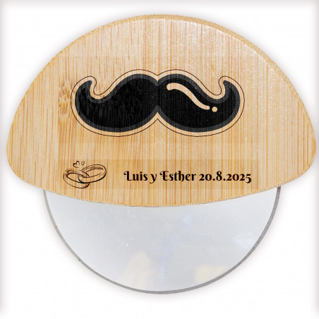 Cortador de pizza de bambu personalizado com adesivos de casamento