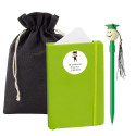 Caderno de formatura personalizado com caneta de formatura apresentado numa bolsa
