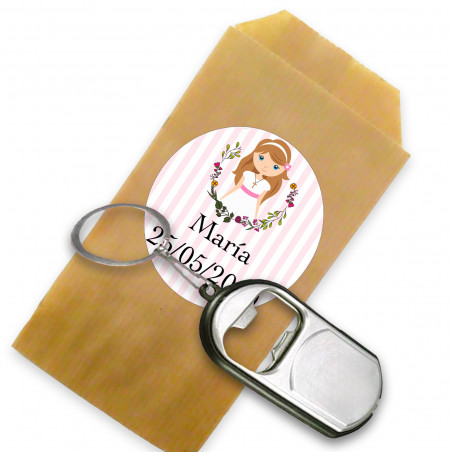 Chaveiro abridor em envelope kraft para lembrancinhas de comunhão de menina