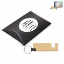 Chaveiro de bambu com suporte para celular em caixa de papelão e adesivos com frases de agradecimento