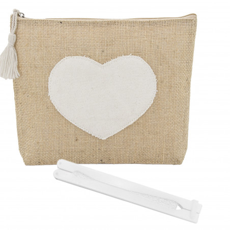 Necessaire de juta com coração e pai pai branco ideal para detalhes de convidadas