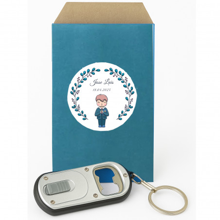 Chaveiro detalhes de comunhão com abridor e luz personalizado em envelope kraft e adesivo de comunhão