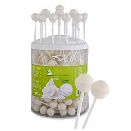 Detalhe infantil com caixa de emojis e guloseimas
