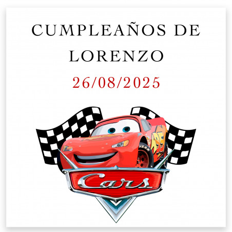 Detalhe infantil do Cars com adesivos, brinquedos e pirulito