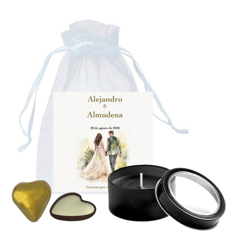 Vela aromática em lata preta e bombom de chocolate com cartão personalizado em bolsa de organza para lembrança de casamentos