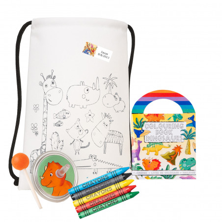 Winnie the Pooh em Mochila com Desenhos para Colorir e outros Detalhes