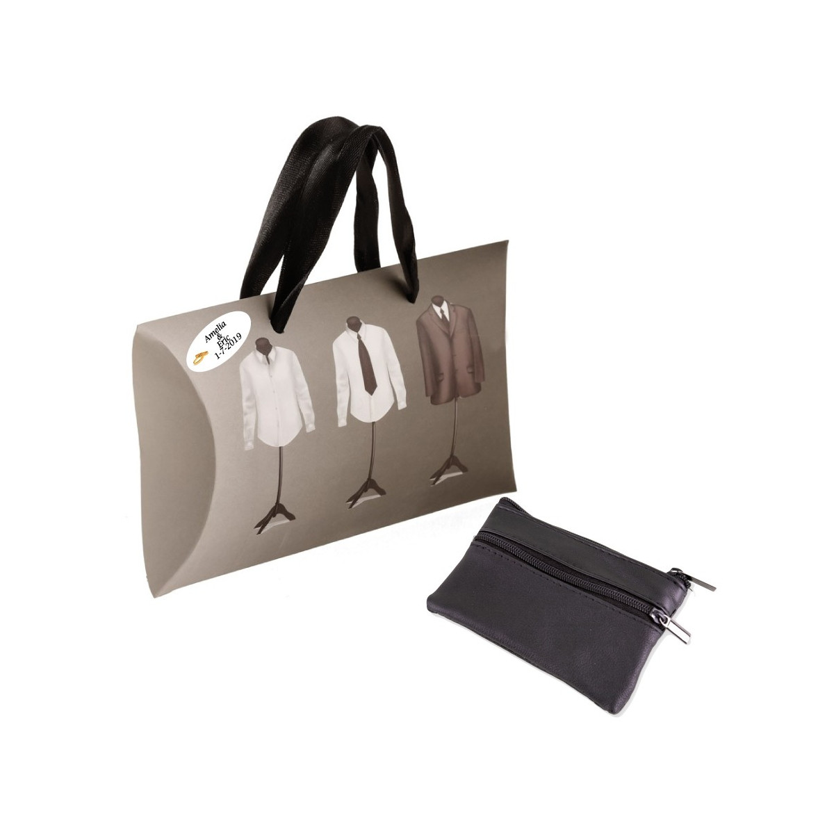 Bolsa preta de couro sintético com estojo e adesivo personalizado. Um detalhe elegante e prático para casamentos.