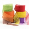 Papel e fitas decorativas. Fitas de decoração de presente